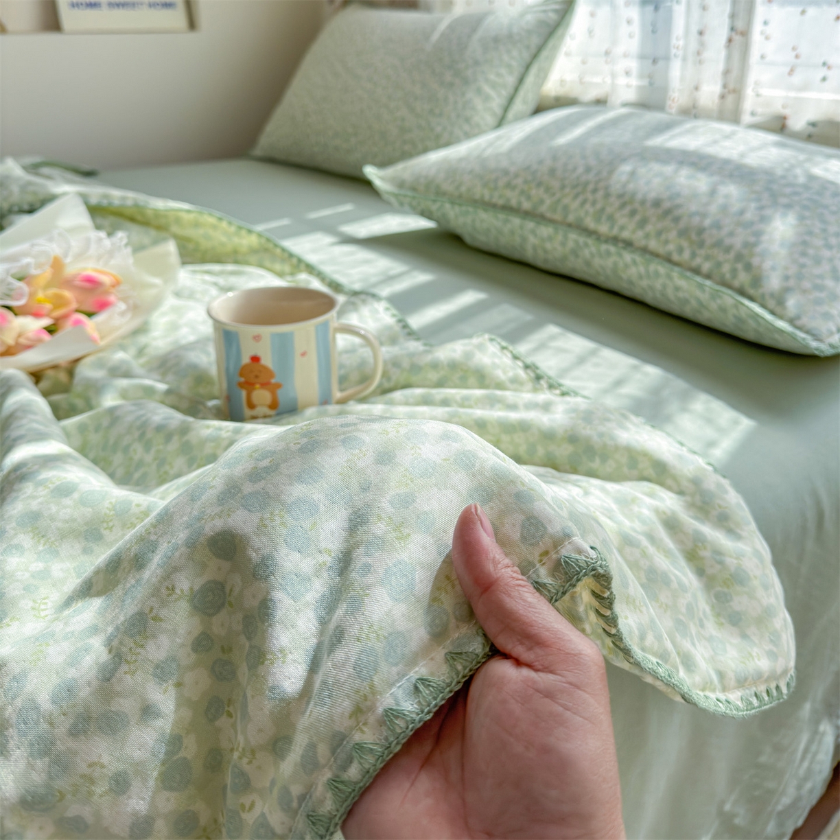 91家纺网 家纺一手货源 找家纺 被窝家纺 2026春夏新款贝壳边全棉双层纱大豆夏凉被空调被夏被四件套 绿玫瑰