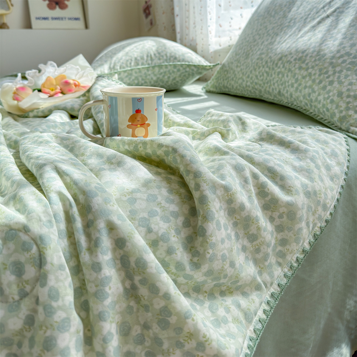 91家纺网 家纺一手货源 找家纺 被窝家纺 2026春夏新款贝壳边全棉双层纱大豆夏凉被空调被夏被四件套 绿玫瑰