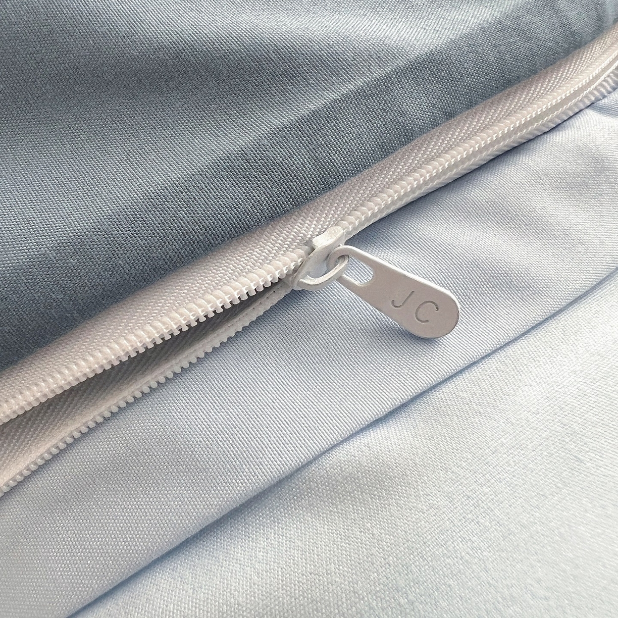 91家纺网 家纺一手货源 找家纺 缦绣阁家纺 2026新款亲肤水洗棉纯色四件套床单被罩被套单件学生宿舍上下铺单人三件套 月光雾兰