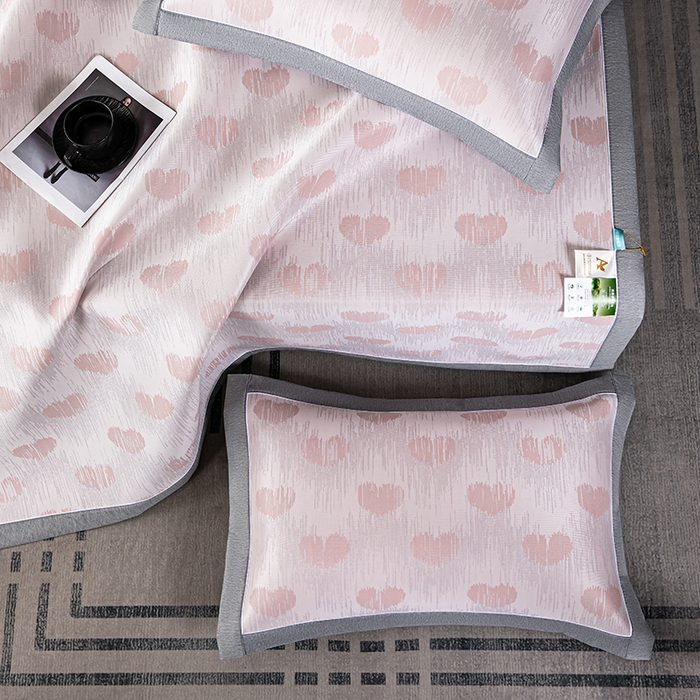 91家纺网 家纺一手货源 找家纺 小牛席业 2026新款爱心凉感冰丝席凉席席子 粉色