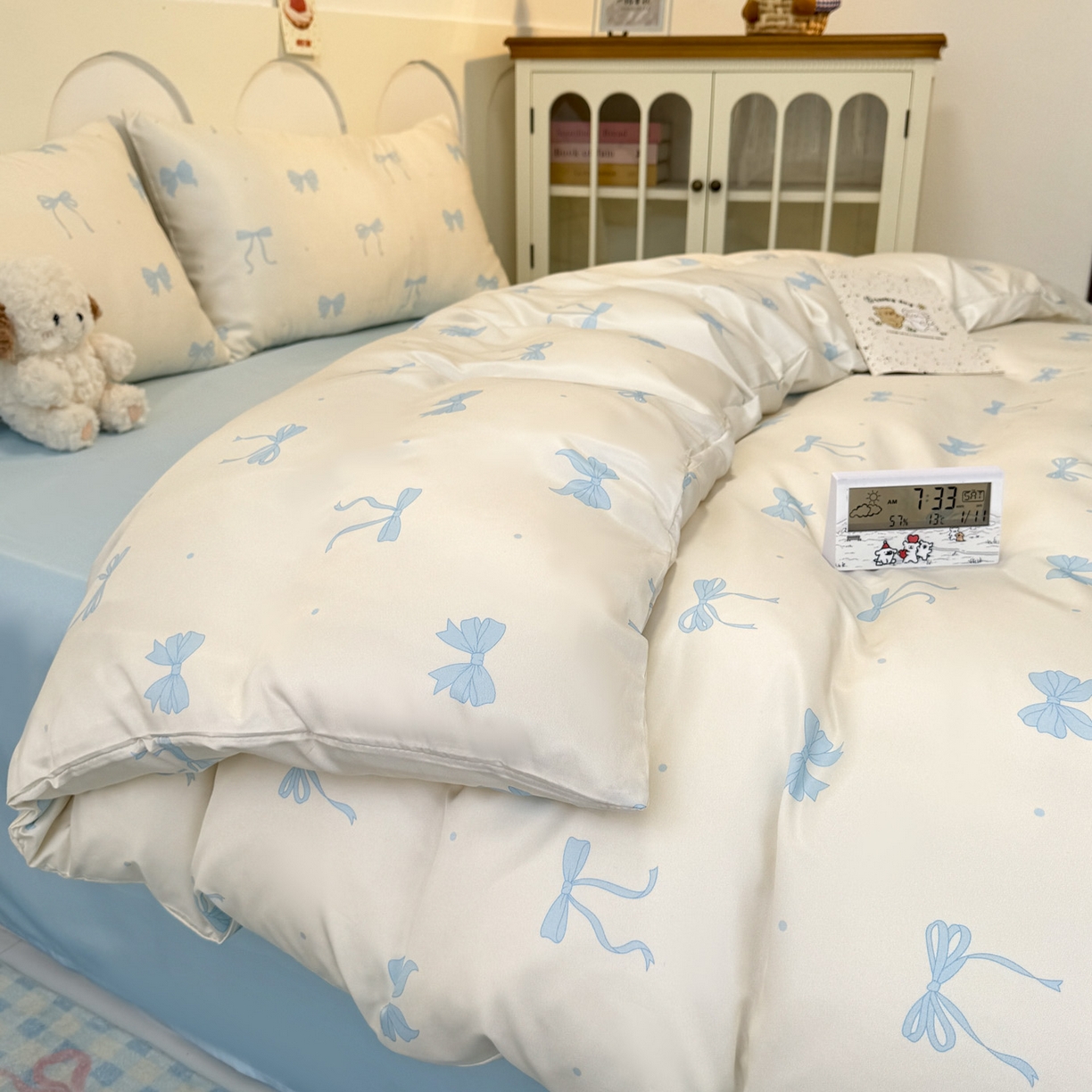 91家纺网 家纺一手货源 找家纺 （总）老K (原美阁） 2026新款蝴蝶结印花冰丝水洗真丝简约款四件套