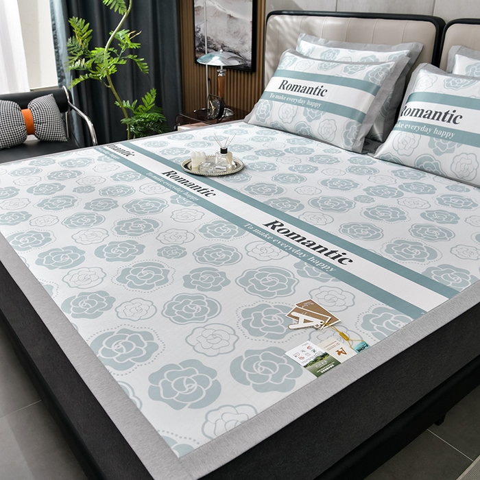 91家纺网 家纺一手货源 找家纺 小牛席业 2026新款加厚款碳光凉感印花冰丝席凉席席子 烂漫山茶花