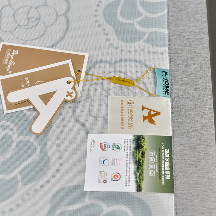 91家纺网 家纺一手货源 找家纺 小牛席业 2026新款加厚款碳光凉感印花冰丝席凉席席子 烂漫山茶花