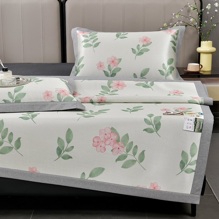 91家纺网 家纺一手货源 找家纺 小牛席业 2026新款加厚款碳光凉感印花冰丝席凉席席子 花间集