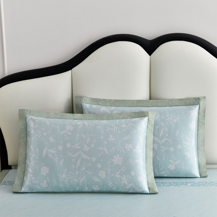 91家纺网 家纺一手货源 找家纺 小牛席业 2026新款加厚款碳光凉感印花冰丝席凉席席子 琉璃叶语-绿色