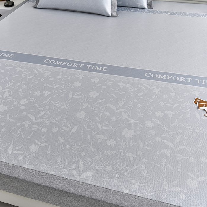 91家纺网 家纺一手货源 找家纺 小牛席业 2026新款加厚款碳光凉感印花冰丝席凉席席子 琉璃叶语-灰色