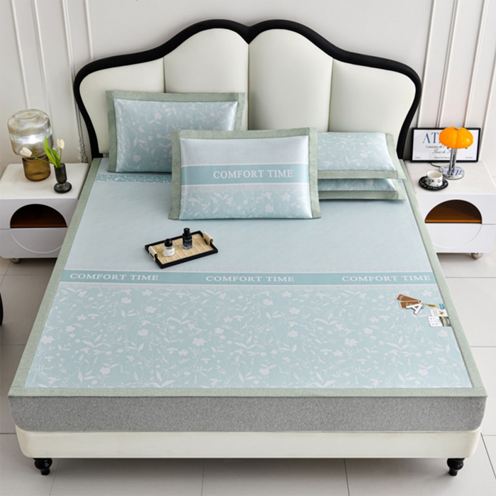 91家纺网 家纺一手货源 找家纺 小牛席业 2026新款加厚款碳光凉感印花冰丝席凉席席子 琉璃叶语-绿色