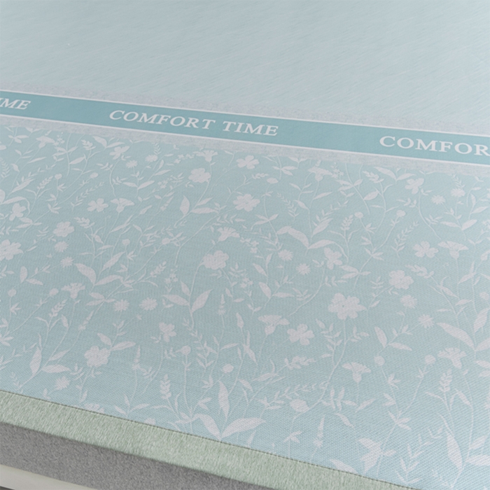 91家纺网 家纺一手货源 找家纺 小牛席业 2026新款加厚款碳光凉感印花冰丝席凉席席子 琉璃叶语-绿色