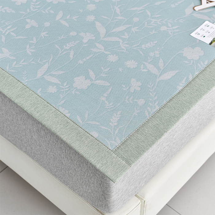 91家纺网 家纺一手货源 找家纺 小牛席业 2026新款加厚款碳光凉感印花冰丝席凉席席子 琉璃叶语-绿色