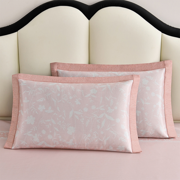 91家纺网 家纺一手货源 找家纺 小牛席业 2026新款加厚款碳光凉感印花冰丝席凉席席子 琉璃叶语-粉色