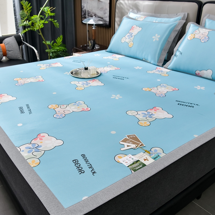 91家纺网 家纺一手货源 找家纺 小牛席业 2026新款加厚款碳光凉感印花冰丝席凉席席子 花纹小熊