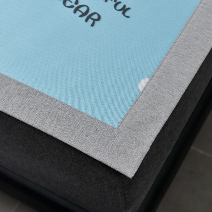 91家纺网 家纺一手货源 找家纺 小牛席业 2026新款加厚款碳光凉感印花冰丝席凉席席子 花纹小熊