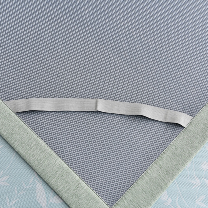 91家纺网 家纺一手货源 找家纺 小牛席业 2026新款加厚款碳光凉感印花冰丝席凉席席子 琉璃叶语-绿色