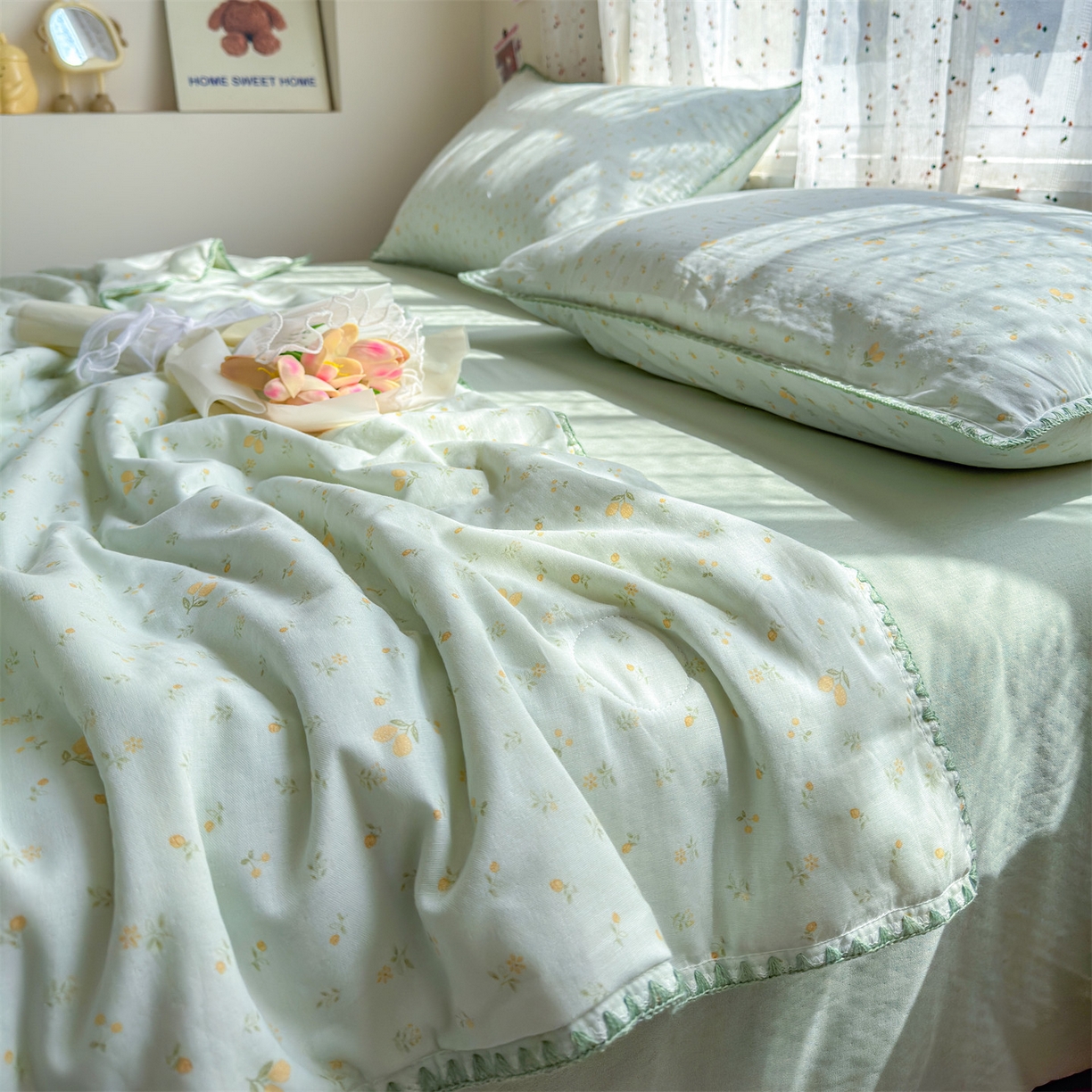 91家纺网 家纺一手货源 找家纺 被窝家纺 2026春夏新款贝壳边全棉双层纱大豆夏凉被空调被夏被四件套 柠檬花