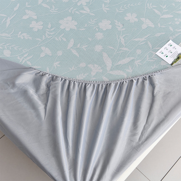 91家纺网 家纺一手货源 找家纺 小牛席业 2026新款加厚款碳光凉感印花冰丝席凉席席子(床笠款） 琉璃叶语-绿色