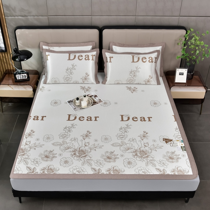 91家纺网 家纺一手货源 找家纺 小牛席业 2026新款加厚款碳光凉感印花冰丝席凉席席子(床笠款） 轻奢赫本