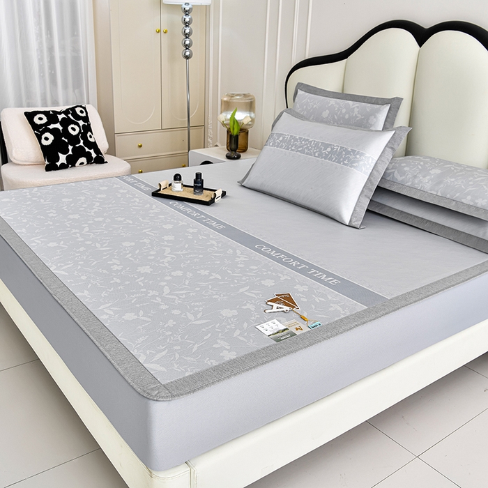 91家纺网 家纺一手货源 找家纺 小牛席业 2026新款加厚款碳光凉感印花冰丝席凉席席子(床笠款） 琉璃叶语-灰色