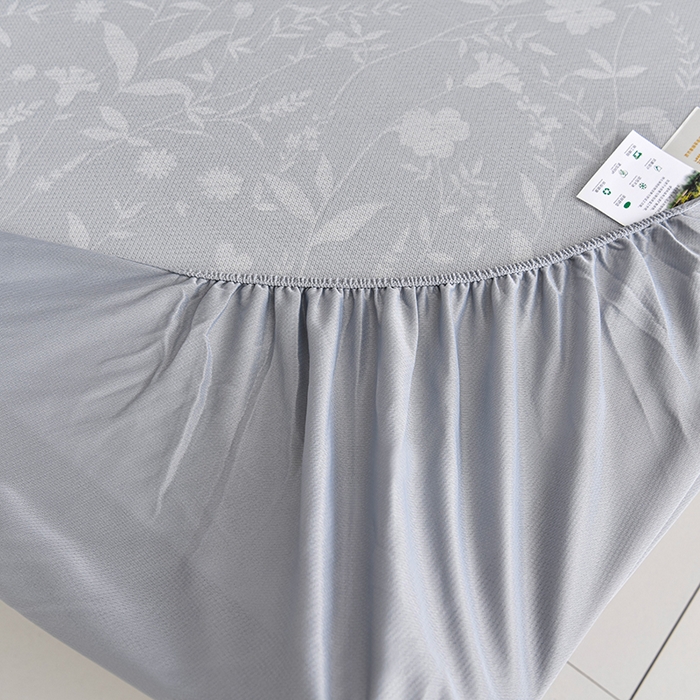 91家纺网 家纺一手货源 找家纺 小牛席业 2026新款加厚款碳光凉感印花冰丝席凉席席子(床笠款） 琉璃叶语-灰色