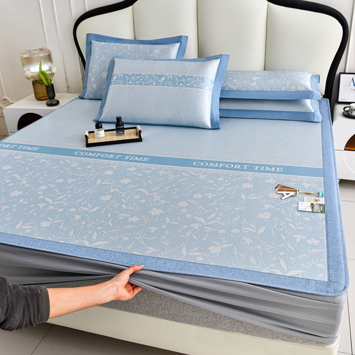 91家纺网 家纺一手货源 找家纺 小牛席业 2026新款加厚款碳光凉感印花冰丝席凉席席子(床笠款） 琉璃叶语-蓝色