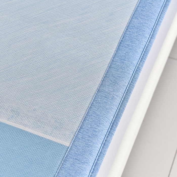 91家纺网 家纺一手货源 找家纺 小牛席业 2026新款加厚款碳光凉感印花冰丝席凉席席子(床笠款） 琉璃叶语-蓝色