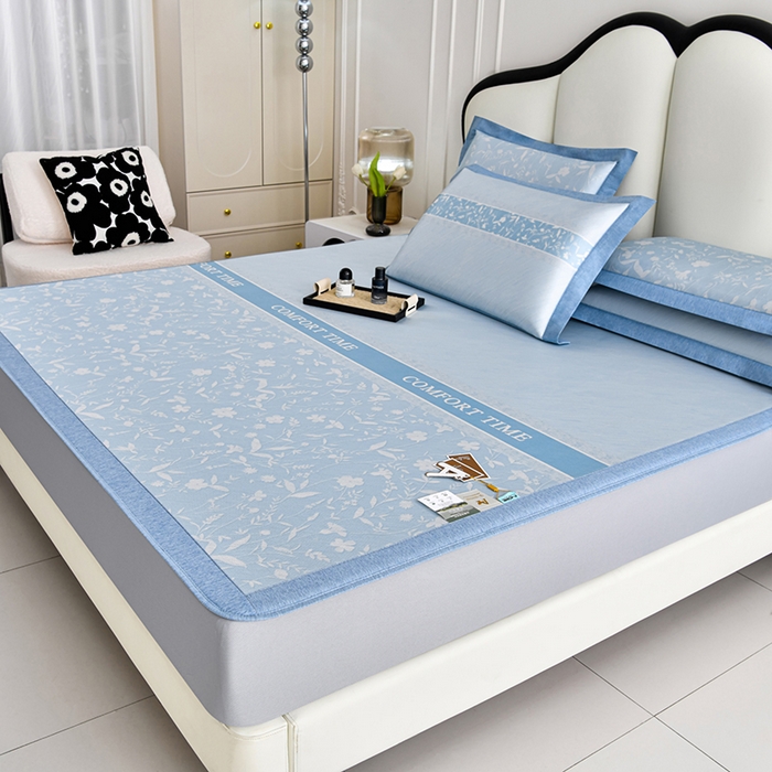 91家纺网 家纺一手货源 找家纺 小牛席业 2026新款加厚款碳光凉感印花冰丝席凉席席子(床笠款） 琉璃叶语-蓝色