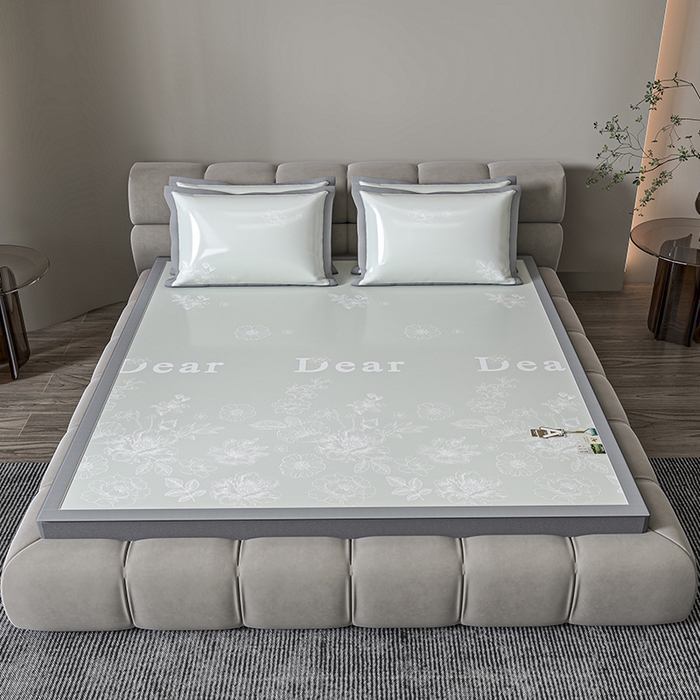 91家纺网 家纺一手货源 找家纺 小牛席业 2026新款PE凉感轻奢赫本提花冰丝席凉席席子 抹茶