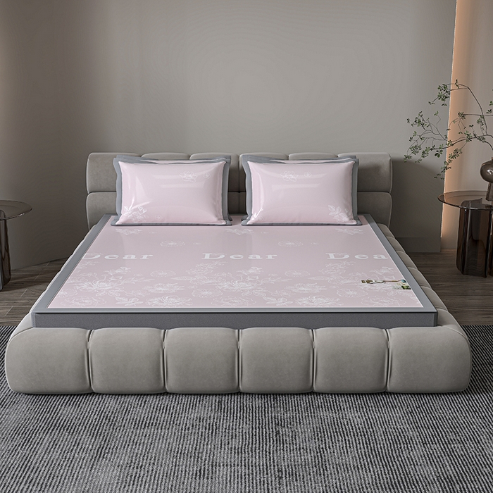 91家纺网 家纺一手货源 找家纺 小牛席业 2026新款PE凉感轻奢赫本提花冰丝席凉席席子 粉色