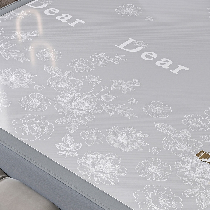 91家纺网 家纺一手货源 找家纺 小牛席业 2026新款PE凉感轻奢赫本提花冰丝席凉席席子（床笠款） 灰色