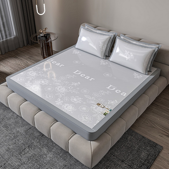 91家纺网 家纺一手货源 找家纺 小牛席业 2026新款PE凉感轻奢赫本提花冰丝席凉席席子（床笠款） 灰色