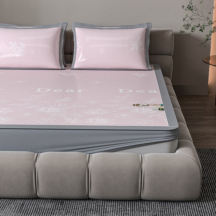 91家纺网 家纺一手货源 找家纺 小牛席业 2026新款PE凉感轻奢赫本提花冰丝席凉席席子（床笠款） 粉色