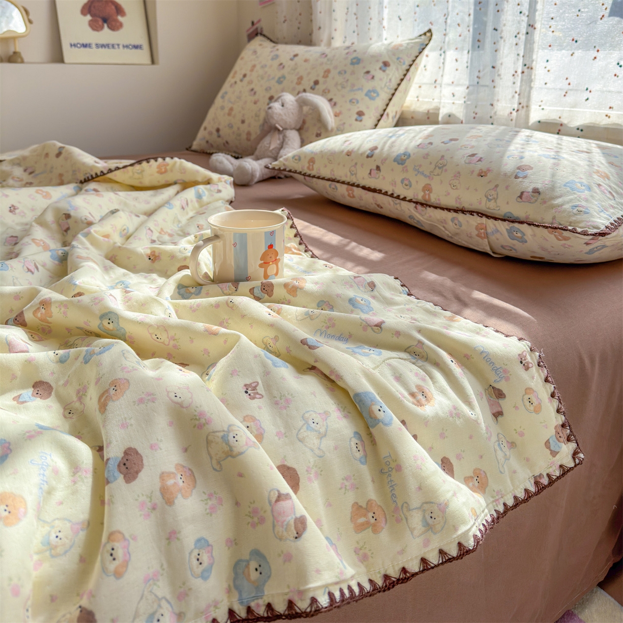 91家纺网 家纺一手货源 找家纺 被窝家纺 2026春夏新款贝壳边全棉双层纱大豆夏凉被空调被夏被四件套 泡芙狗