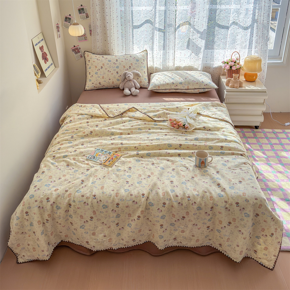 91家纺网 家纺一手货源 找家纺 被窝家纺 2026春夏新款贝壳边全棉双层纱大豆夏凉被空调被夏被四件套 泡芙狗