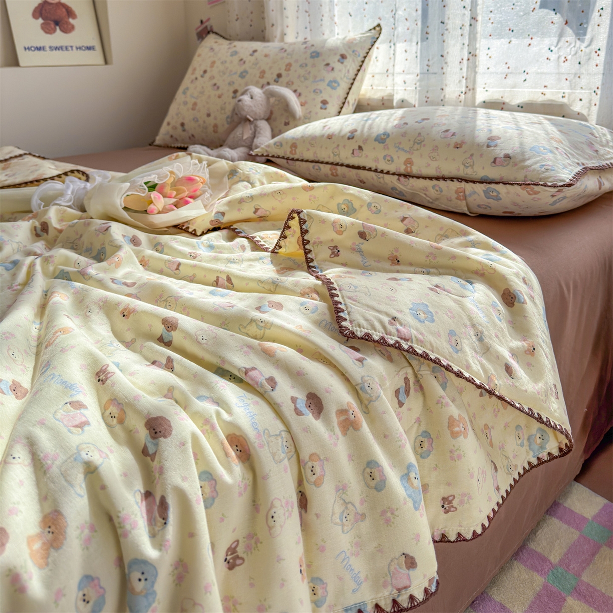 91家纺网 家纺一手货源 找家纺 被窝家纺 2026春夏新款贝壳边全棉双层纱大豆夏凉被空调被夏被四件套 泡芙狗