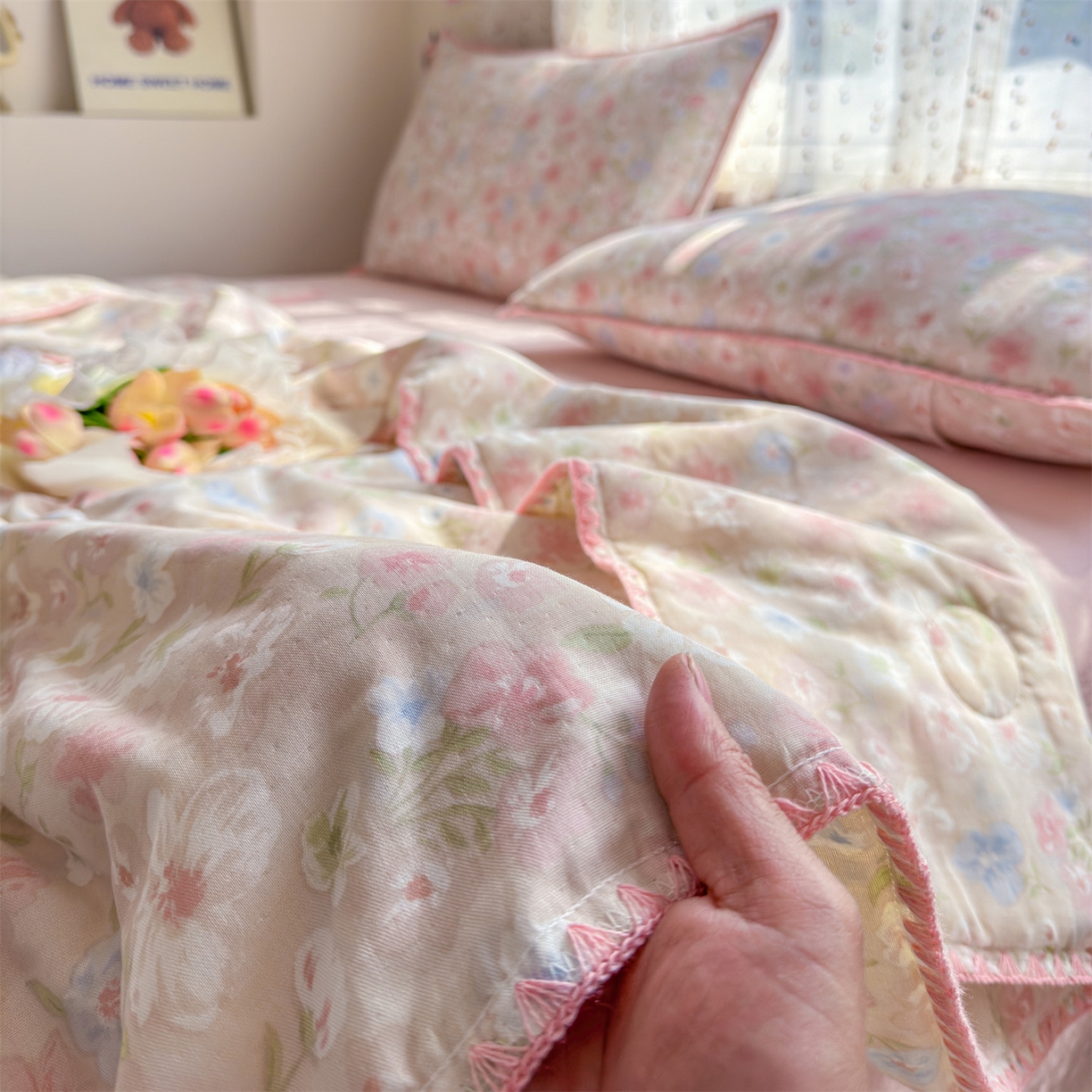 91家纺网 家纺一手货源 找家纺 被窝家纺 2026春夏新款贝壳边全棉双层纱大豆夏凉被空调被夏被四件套 清桃-粉