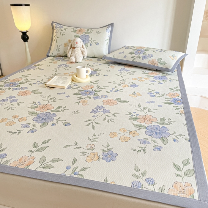 91家纺网 家纺一手货源 找家纺 柒月家居 2026新款小清新印花冰藤系列凉席席子-平铺款 蓝橘之夏