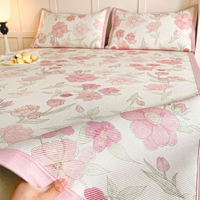 91家纺网 家纺一手货源 找家纺 （总）柒月家居 2026新款小清新印花冰藤系列凉席席子-平铺款