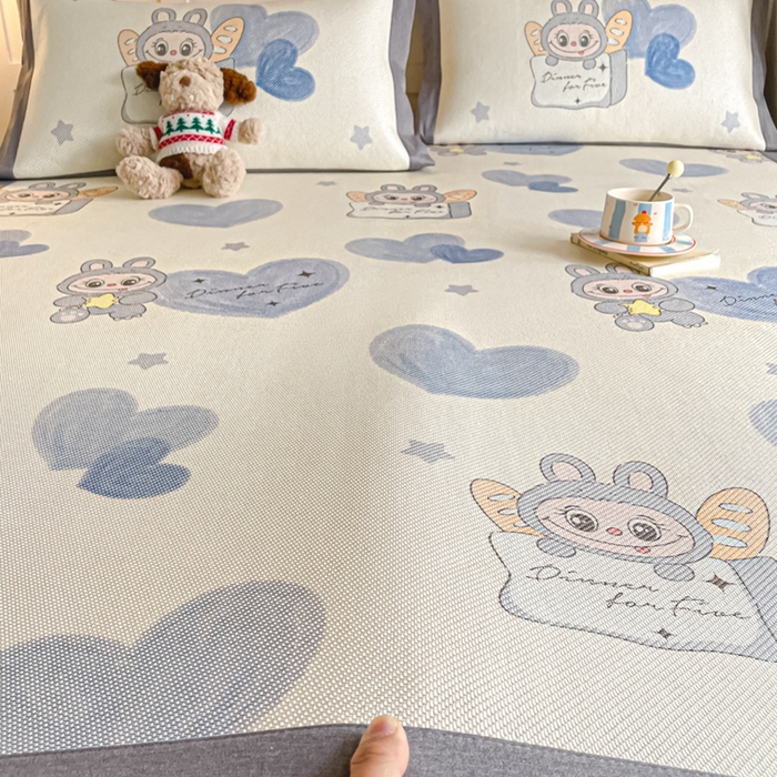 91家纺网 家纺一手货源 找家纺 柒月家居 2026新款小清新印花冰藤系列凉席席子-平铺款 爱心布布