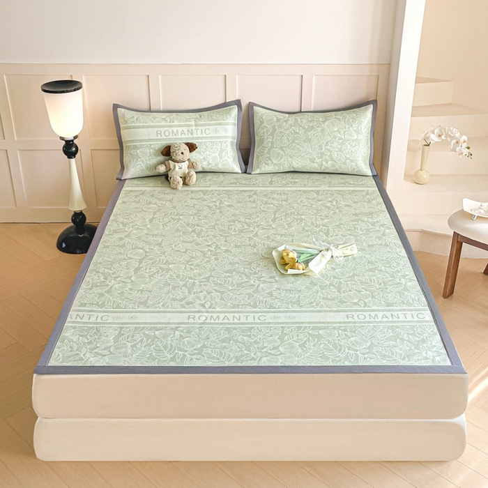 91家纺网 家纺一手货源 找家纺 柒月家居 2026新款小清新印花冰藤系列凉席席子-平铺款 绿茵