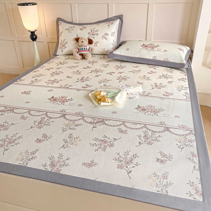 91家纺网 家纺一手货源 找家纺 柒月家居 2026新款小清新印花冰藤系列凉席席子-平铺款 花蔓