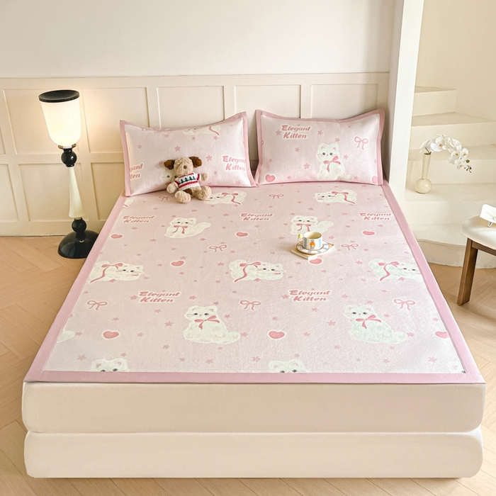 91家纺网 家纺一手货源 找家纺 柒月家居 2026新款小清新印花冰藤系列凉席席子-平铺款 猫猫日记