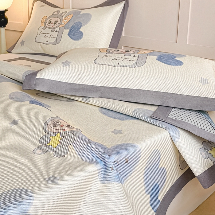 91家纺网 家纺一手货源 找家纺 柒月家居 2026新款小清新印花冰藤系列凉席席子-平铺款 爱心布布