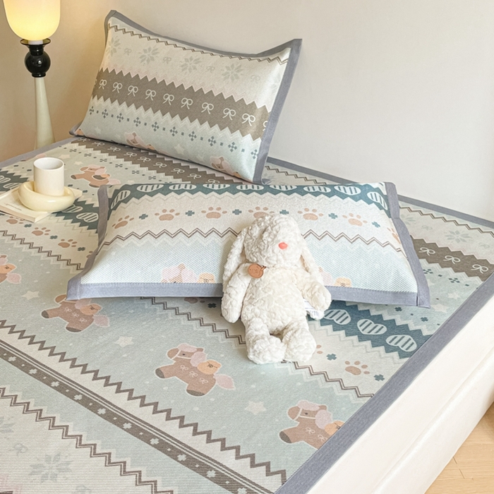 91家纺网 家纺一手货源 找家纺 柒月家居 2026新款小清新印花冰藤系列凉席席子-平铺款 小马织梦