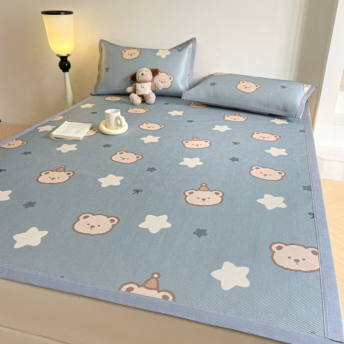 91家纺网 家纺一手货源 找家纺 柒月家居 2026新款小清新印花冰藤系列凉席席子-平铺款 星梦小熊