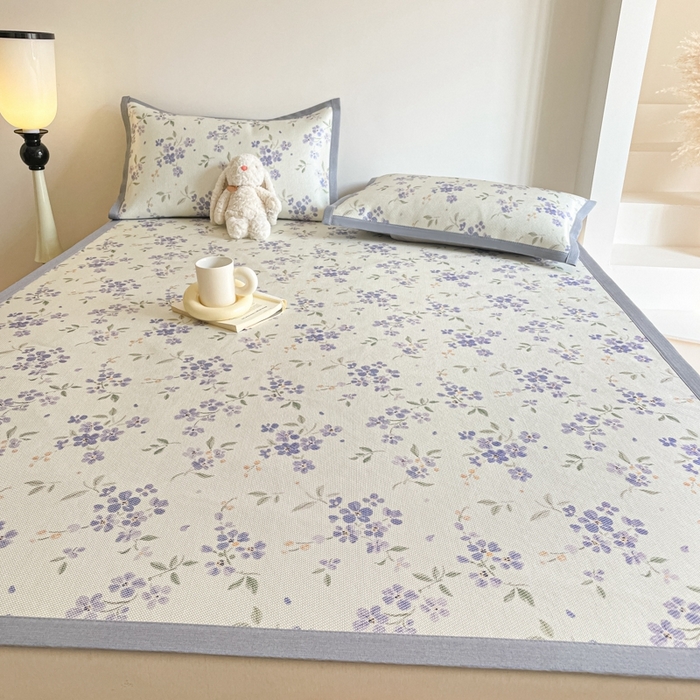 91家纺网 家纺一手货源 找家纺 柒月家居 2026新款小清新印花冰藤系列凉席席子-平铺款 紫漫