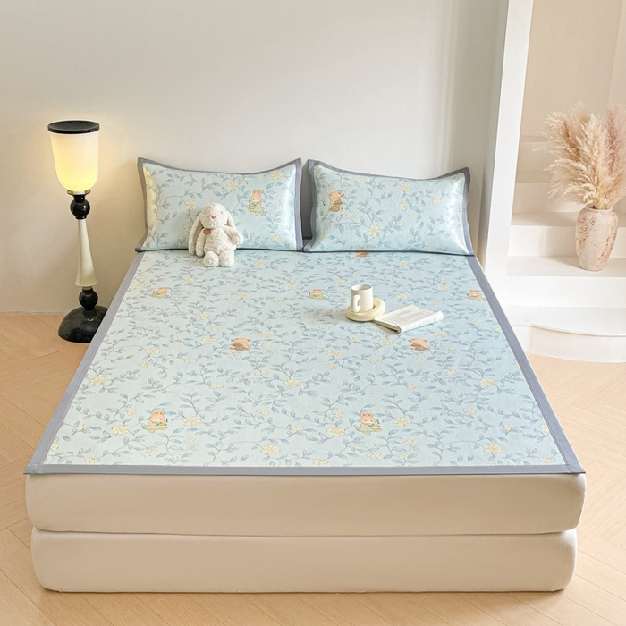 91家纺网 家纺一手货源 找家纺 柒月家居 2026新款小清新印花冰藤系列凉席席子-平铺款 叶子萌宠