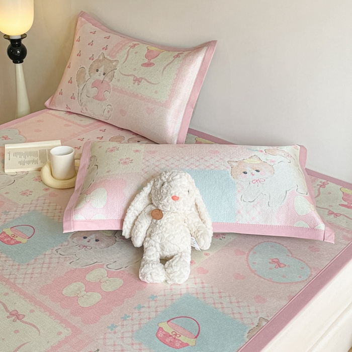 91家纺网 家纺一手货源 找家纺 柒月家居 2026新款小清新印花冰藤系列凉席席子-平铺款 甜心喵语