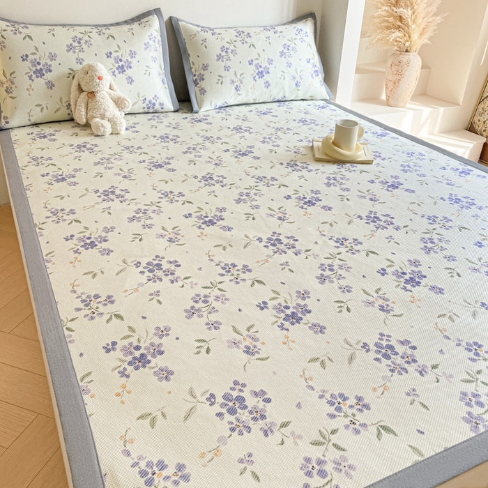 91家纺网 家纺一手货源 找家纺 柒月家居 2026新款小清新印花冰藤系列凉席席子-平铺款 紫漫