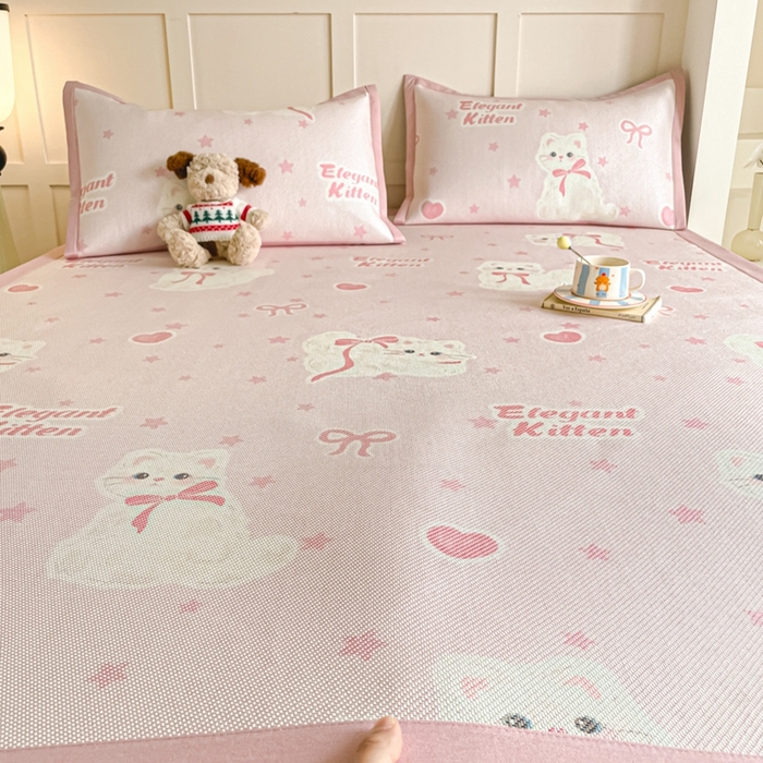 91家纺网 家纺一手货源 找家纺 柒月家居 2026新款小清新印花冰藤系列凉席席子-平铺款 猫猫日记