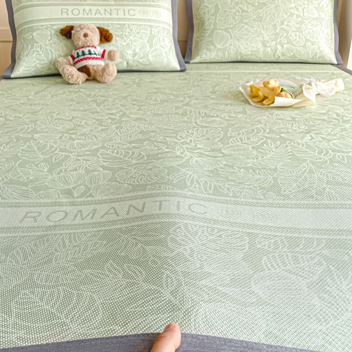 91家纺网 家纺一手货源 找家纺 柒月家居 2026新款小清新印花冰藤系列凉席席子-平铺款 绿茵