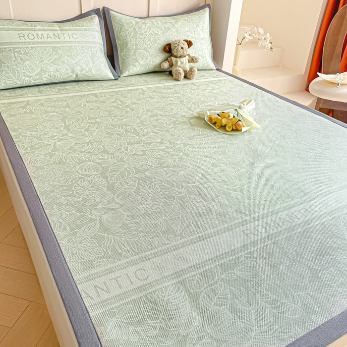 91家纺网 家纺一手货源 找家纺 柒月家居 2026新款小清新印花冰藤系列凉席席子-平铺款 绿茵